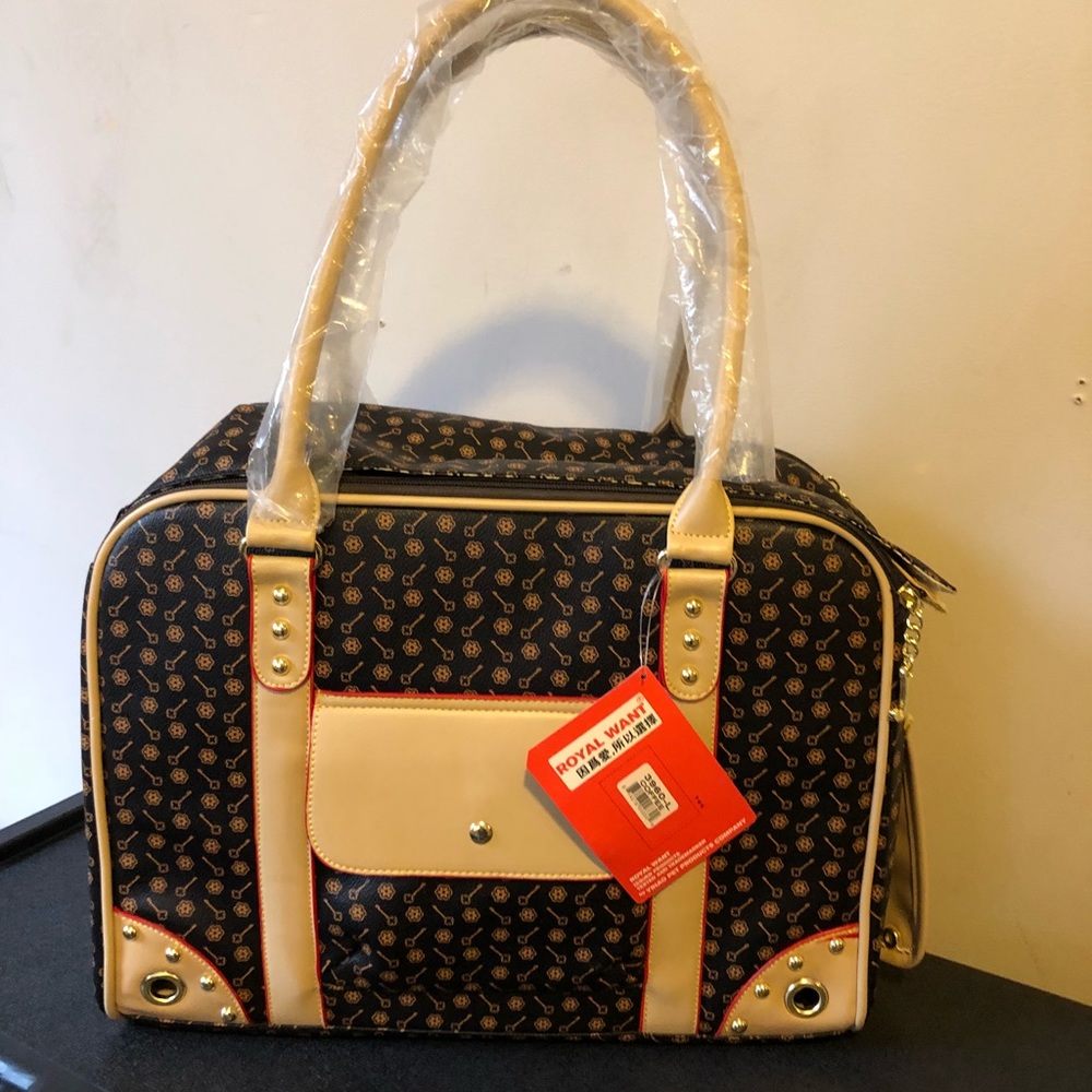 Royal want stylish pet carrier
